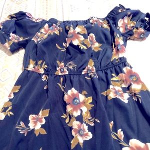 1X Dress dark blue w flowers print all over.
